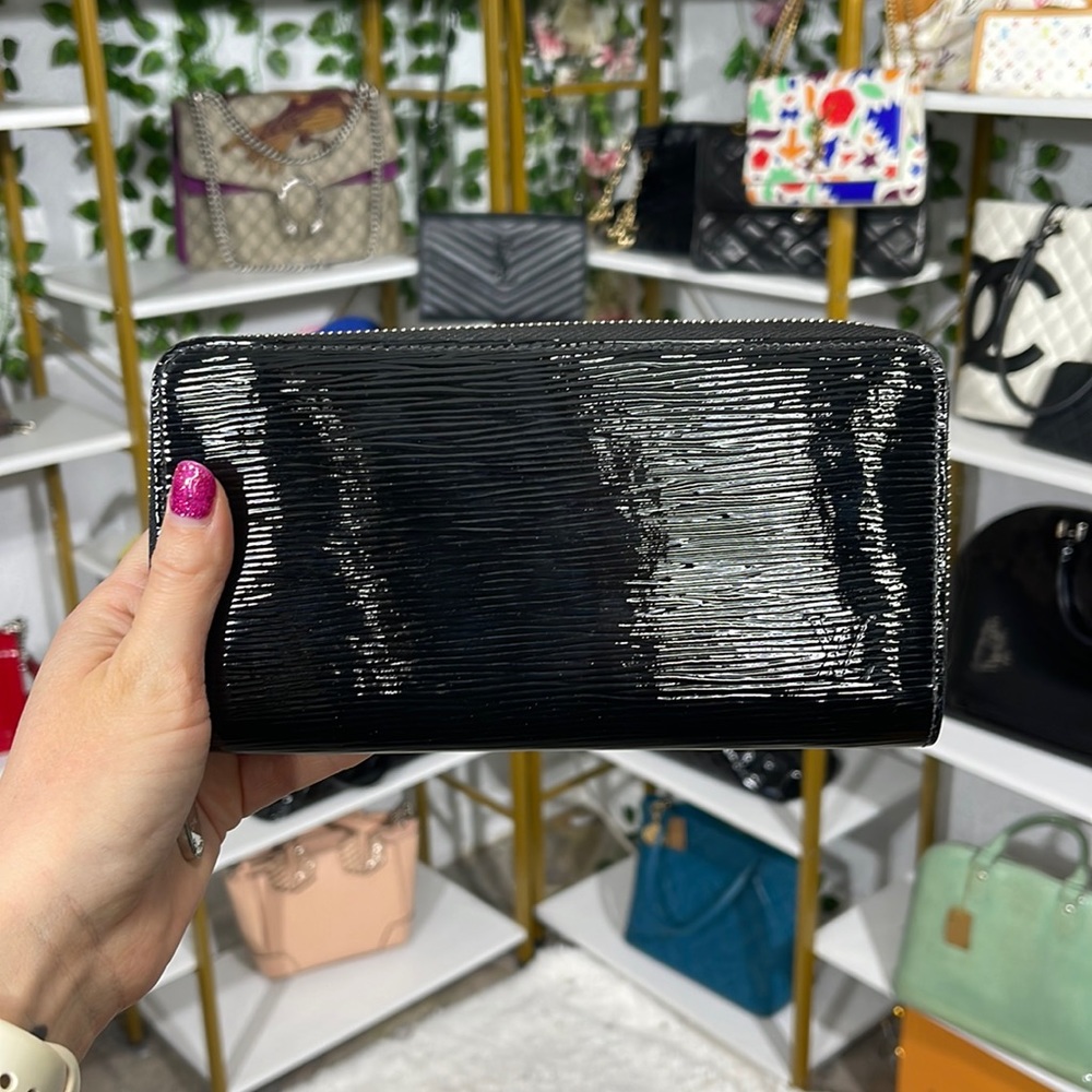 Elegant Black Women's Wallet